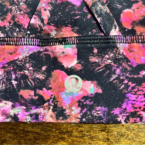 Lululemon Energy Sports Bra Abstract Pink Purple Black Crossback Size 4 - Picture 3 of 6